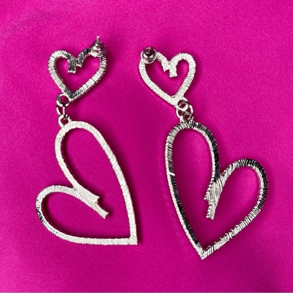 Silver Rhinestone Heart Drop Dangle Crystal Earrings NWT - Picture 5 of 8